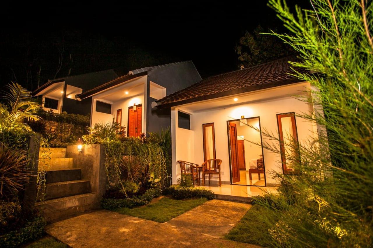 Singgahan Bungalow By Ecommerceloka Toyapakeh Exterior photo