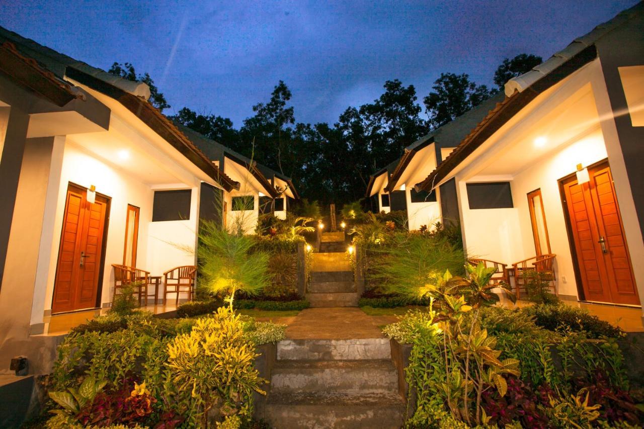 Singgahan Bungalow By Ecommerceloka Toyapakeh Exterior photo
