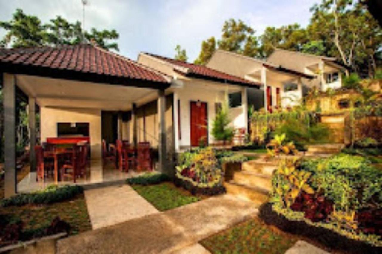 Singgahan Bungalow By Ecommerceloka Toyapakeh Exterior photo